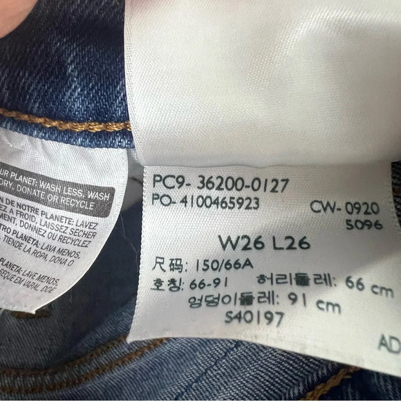 Levi’s 501 High Rise Distressed Crop Jeans Raw Hem Size 26 - Picture 6 of 7